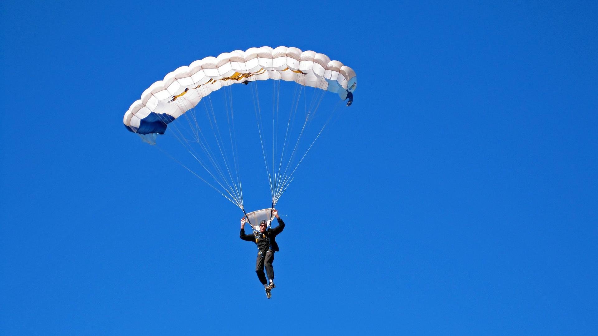 电竞世界杯震撼开赛 全球顶尖战队角逐荣耀之巅