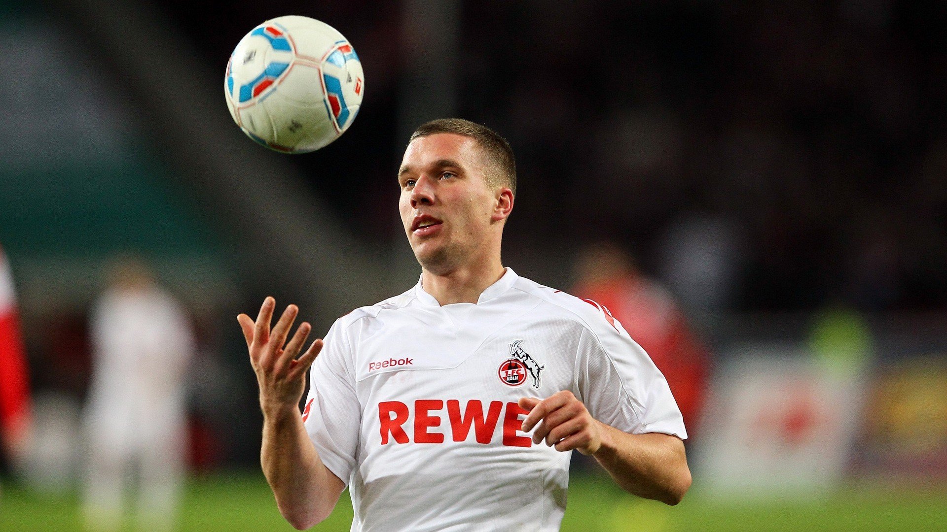 中超联赛第15轮,上海海港主场3-1力克山东泰山,武磊梅开二度领跑射手榜