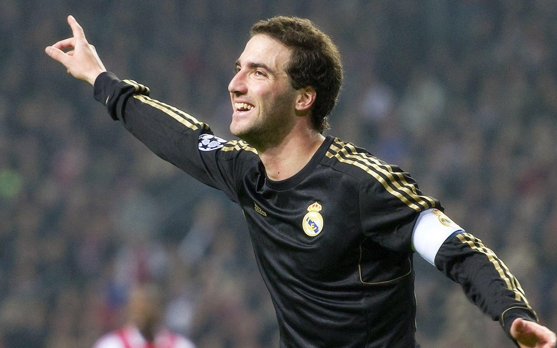 厄德高重返赛场宣告强势回归，状态火热誓率队冲击赛季关键战