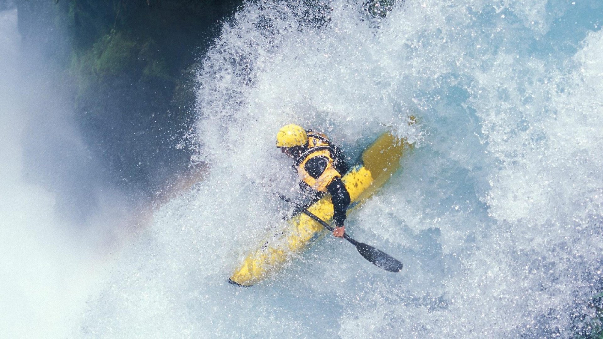 世体聚焦，皇马完成本周第二次高强度合练，多名核心球员缺席引发战术悬念