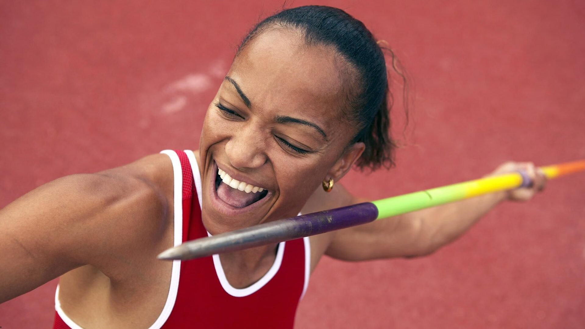 约基奇鬼斧神工送跨场妙传，约翰逊三分应声